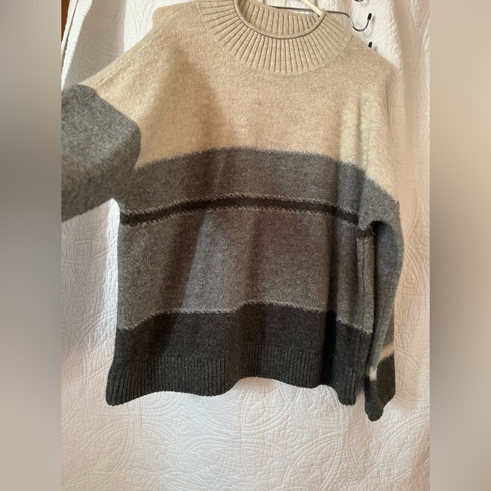 Universal Thread Color-block Sweater - Picture 3 of 6